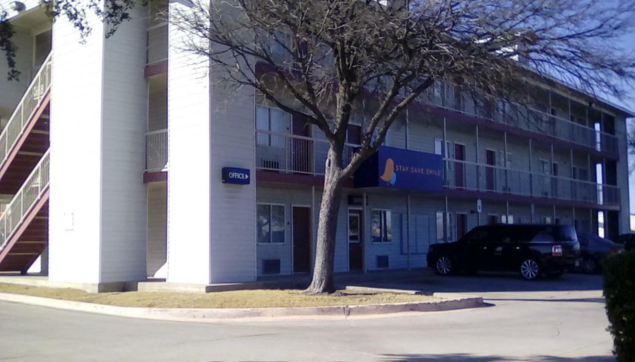Intown Suites Extended Stay Lewisville Tx Valley View Dr Exterior foto
